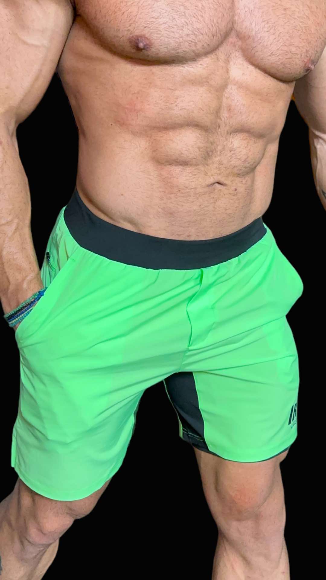 HIGH PERFORMANCE 7" SHORTS - GREEN NEON COLOR