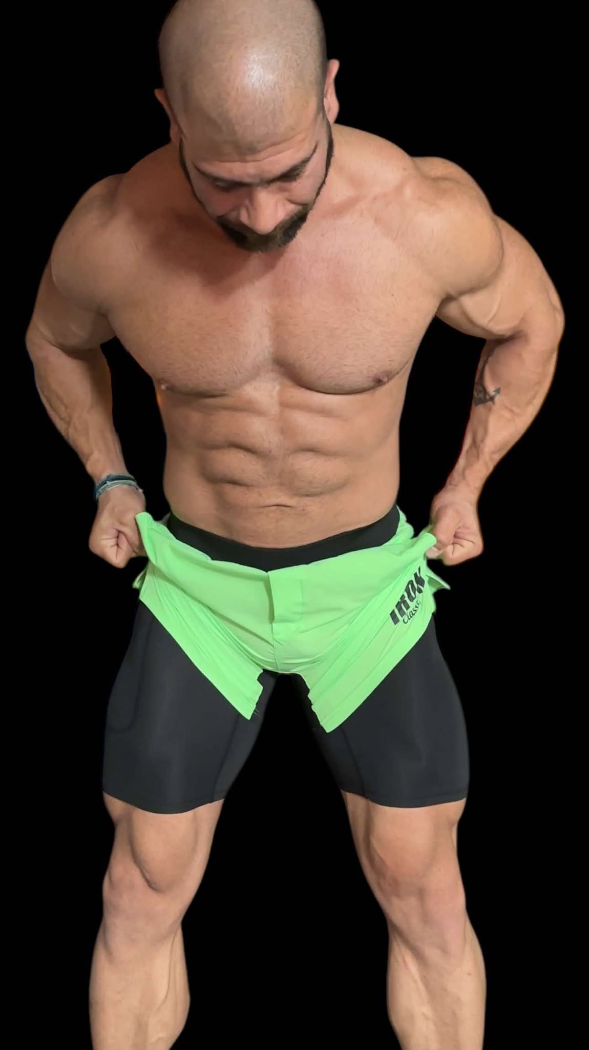 HIGH PERFORMANCE 7" SHORTS - GREEN NEON COLOR